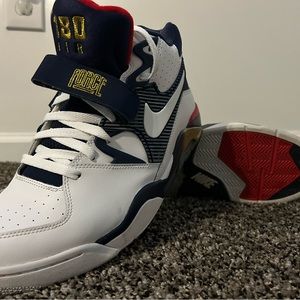 Men’s Nike Air Force 180